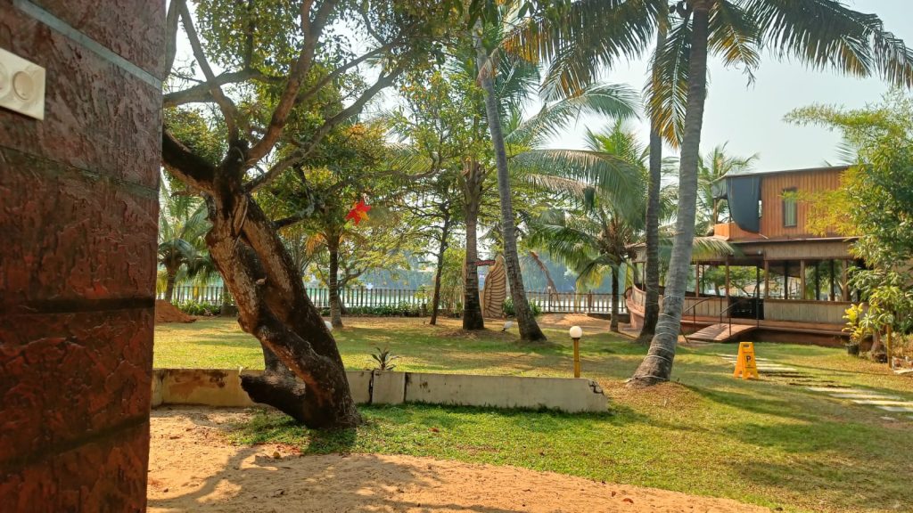 Riverine House – A serene riverside retreat offering cozy, comfortable stays with stunning backwater views and modern amenities at Riverine Homestay.